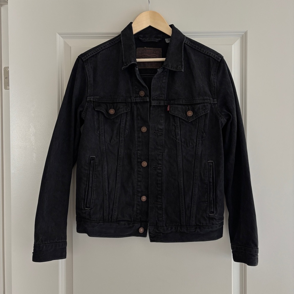 Levi’s black denim jacket